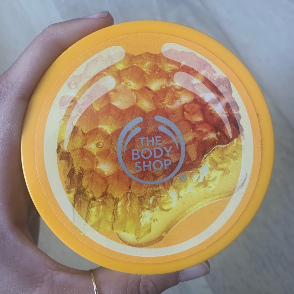 NWT Body Shop Honey Bath Melt